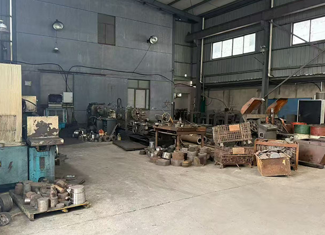 Ningbo Mingwan Metal, 40+ years of craftsmanship. Diverse products, strict quality control with certifications. Advanced equipment enables efficient production.